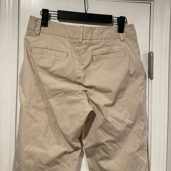 Old Navy Size 8 Khaki Cream Stripe Stretch Mid Rise Straight Leg Cropped Pants - Picture 8 of 12